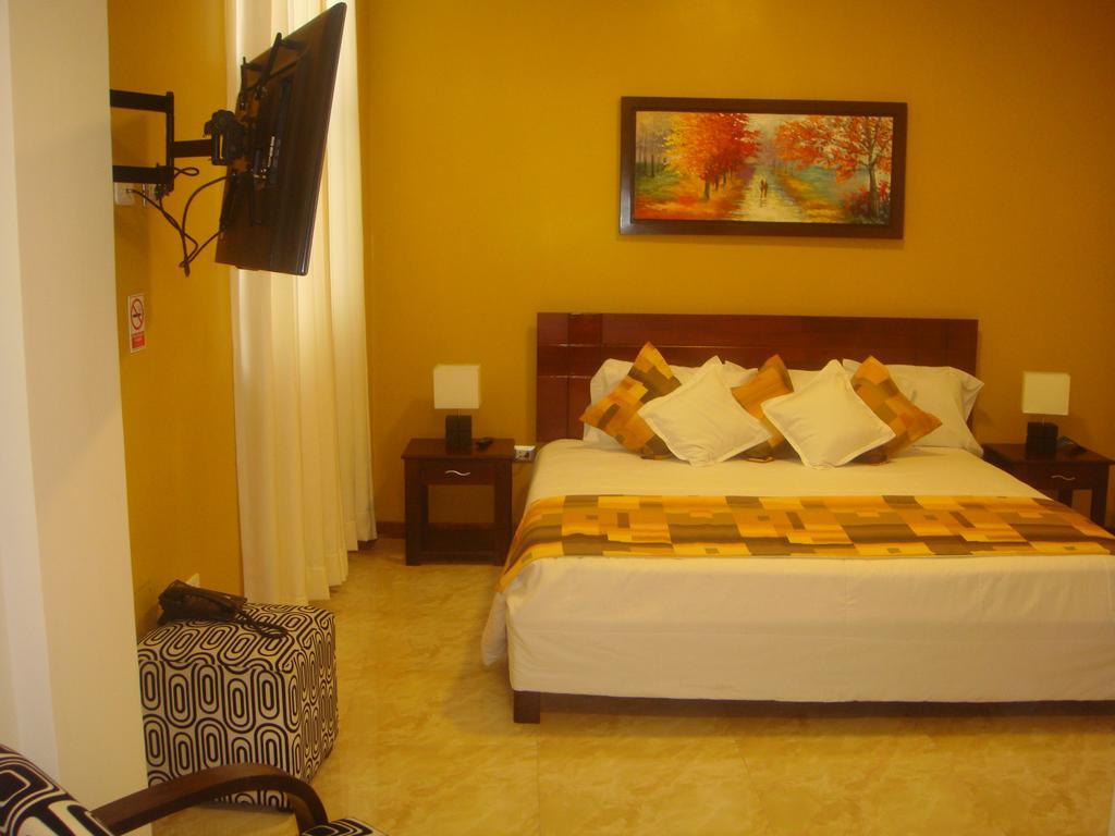 Hotel Europa Iquitos Zewnętrze zdjęcie