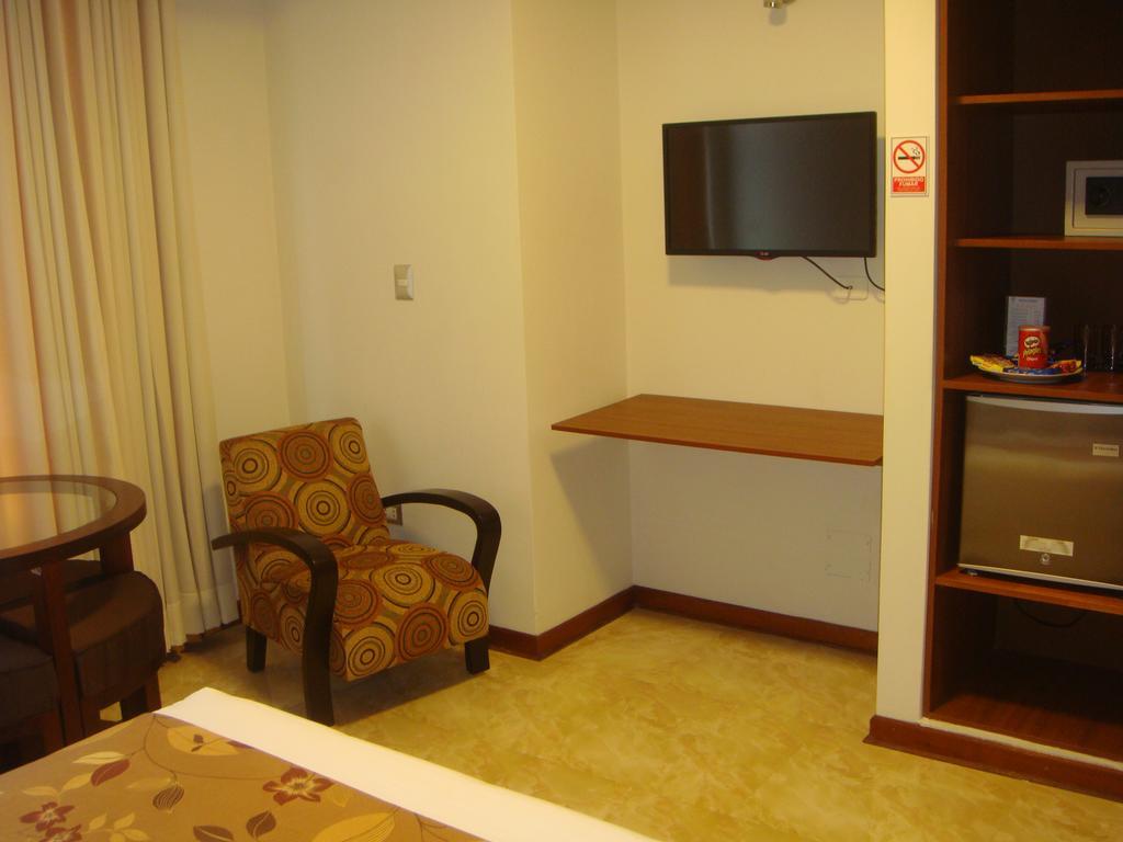 Hotel Europa Iquitos Zewnętrze zdjęcie