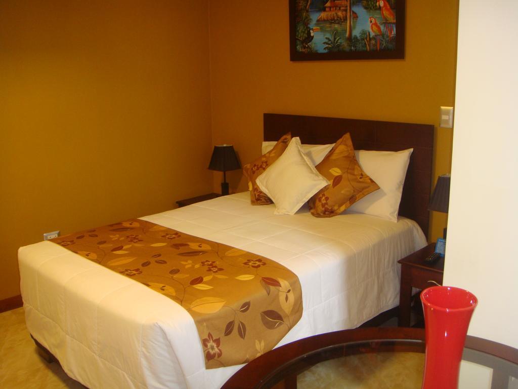 Hotel Europa Iquitos Zewnętrze zdjęcie