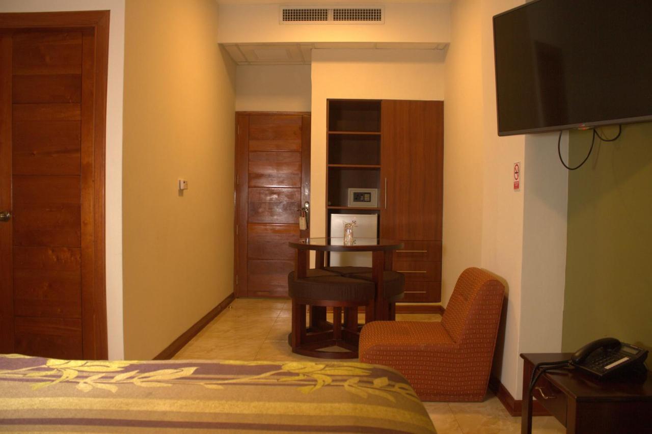 Hotel Europa Iquitos Zewnętrze zdjęcie